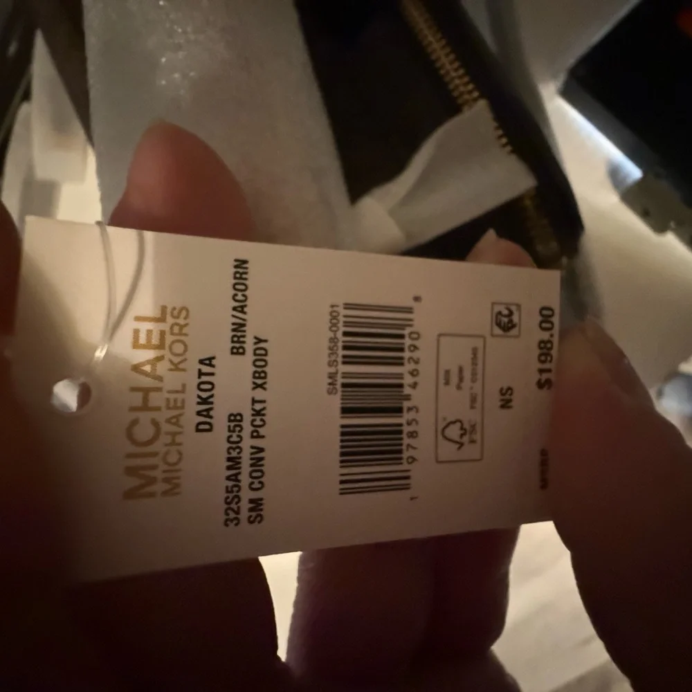 Michael kors Dakota Crossbody - Picture 6 of 10